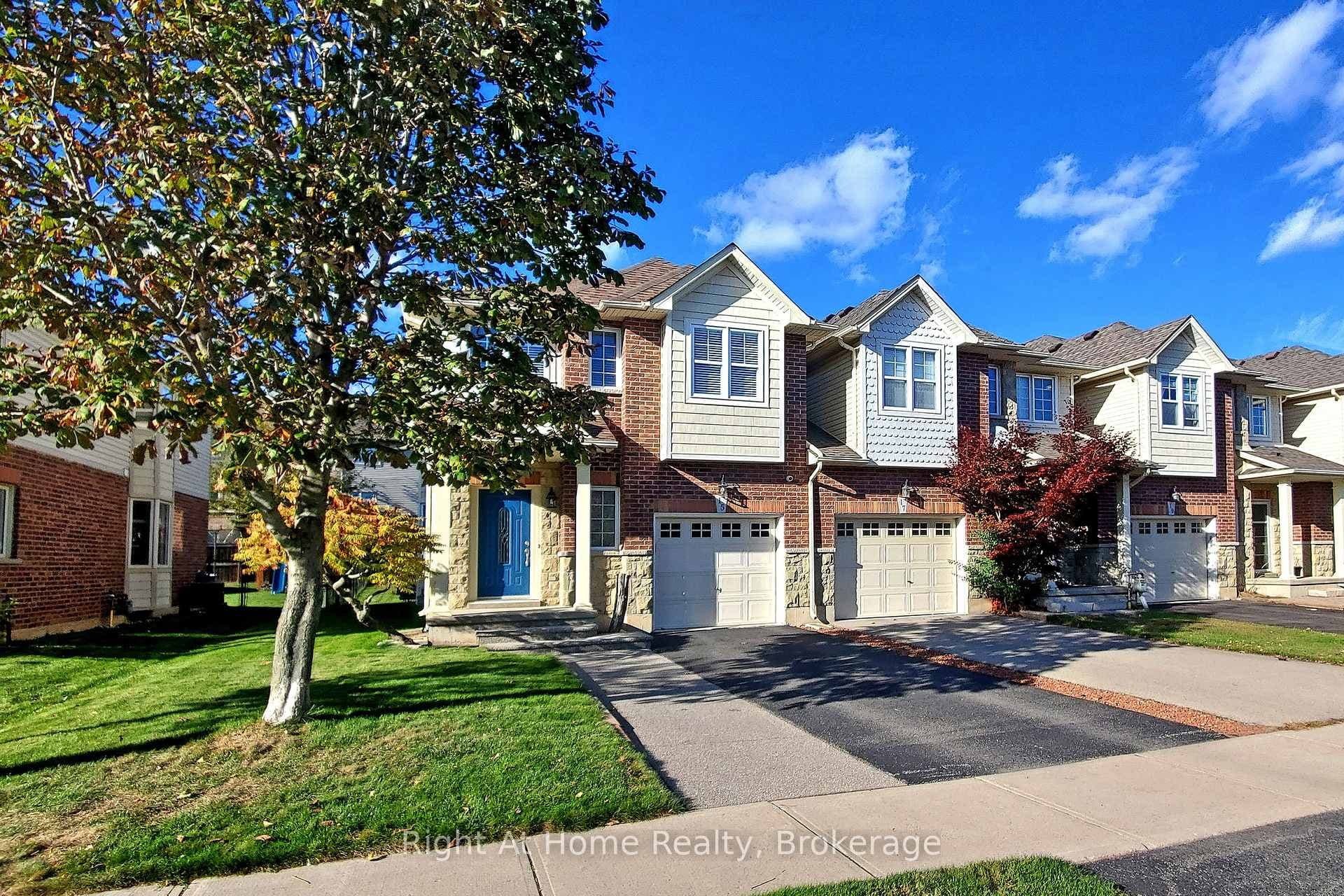15 Brooking Court photo 2