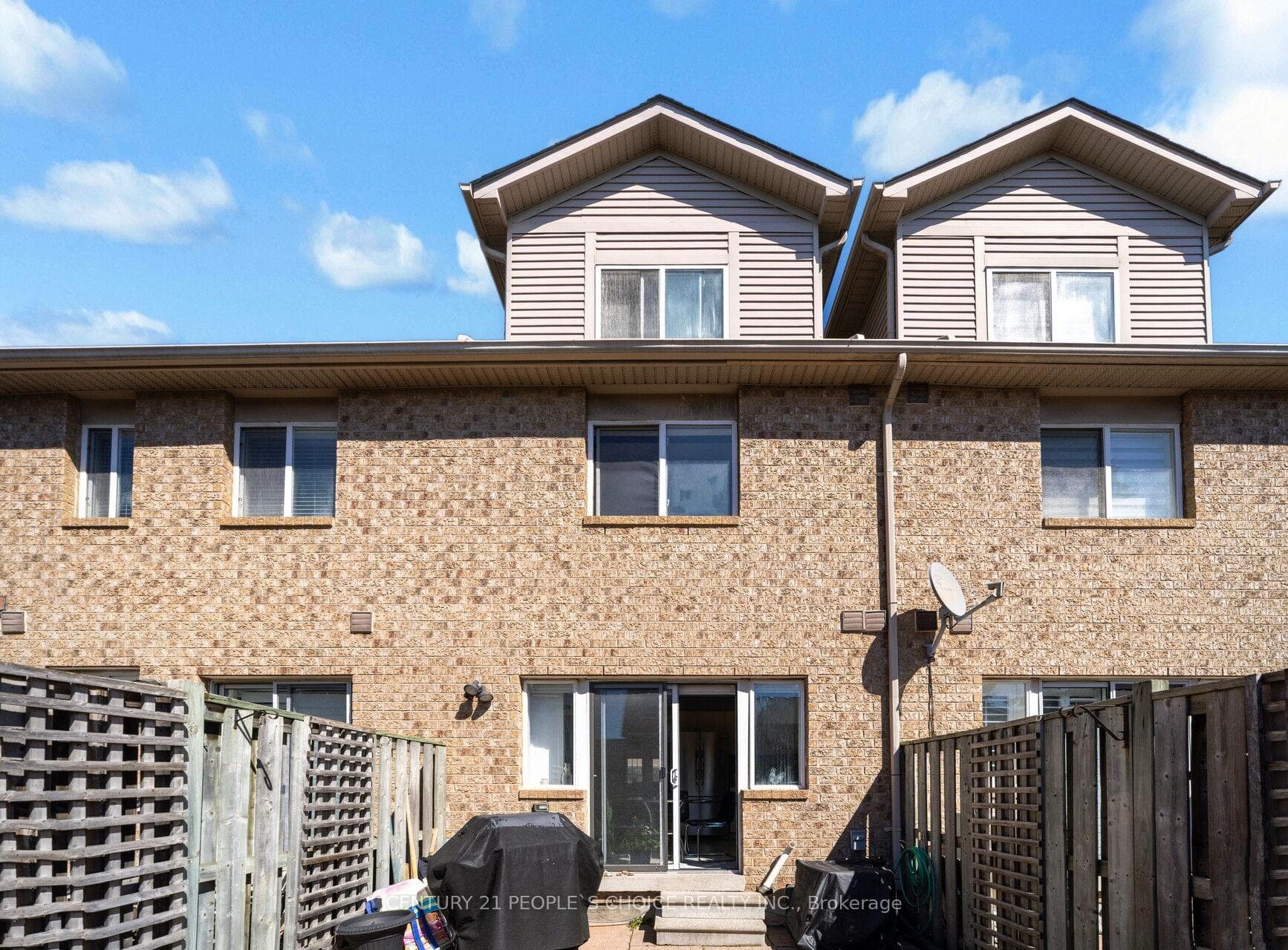 119 Spadina Road photo 46