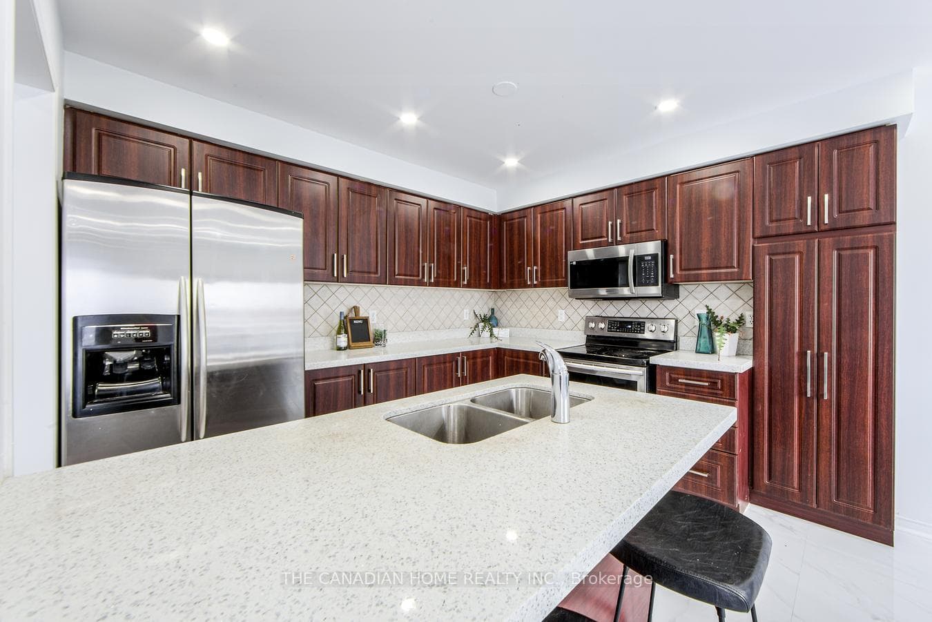 44 EARLSBRIDGE Boulevard photo 14