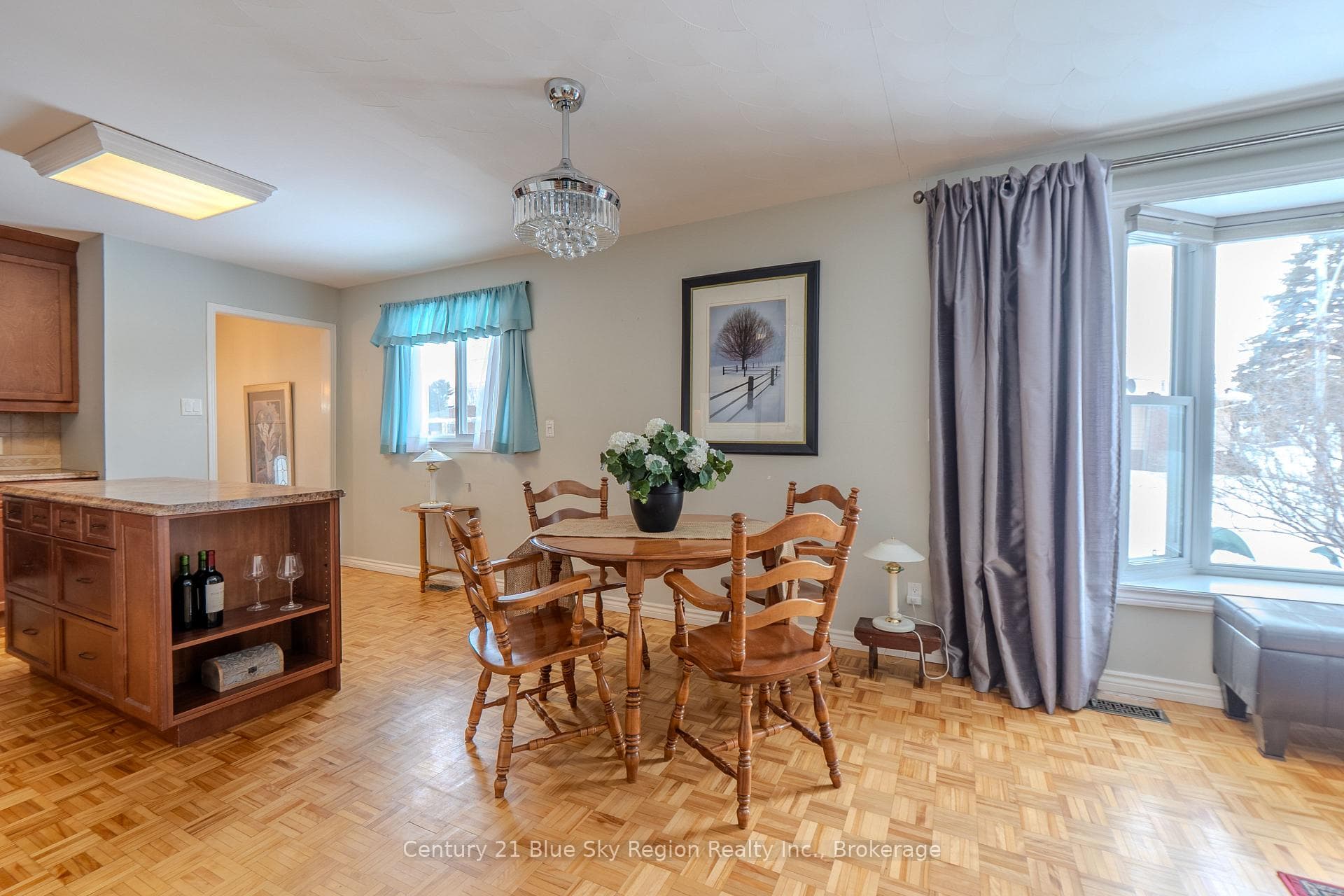 96 Strathcona Drive photo 11