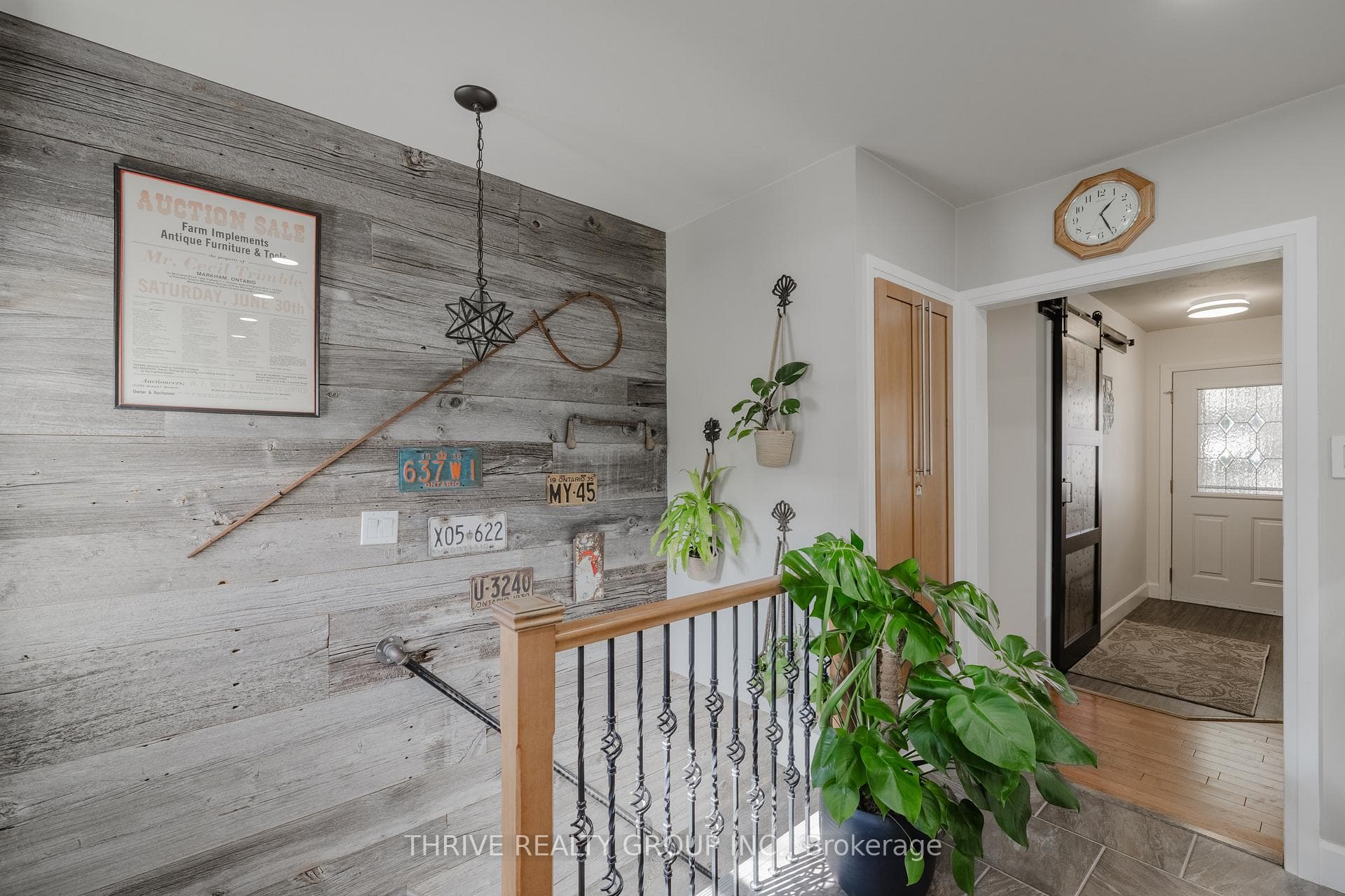 112 Downing Crescent photo 14