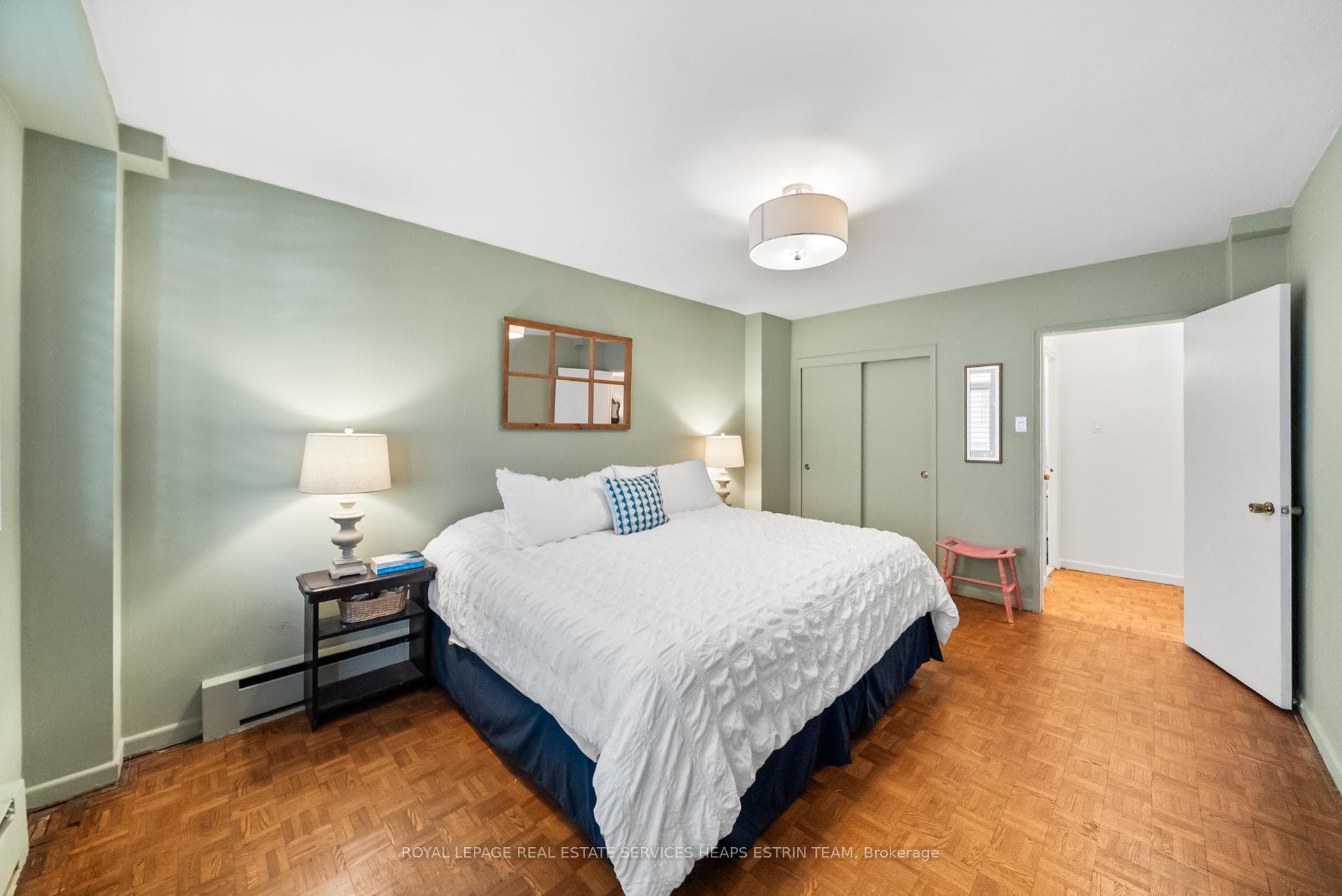 581 Avenue Road Unit 204 photo 11