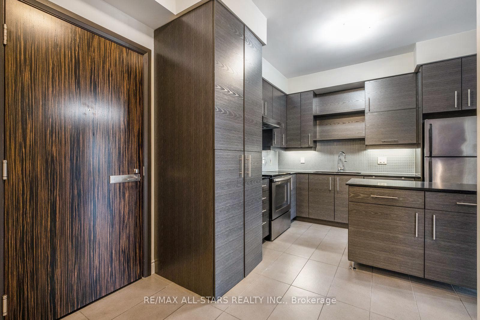 277 South Park Road Unit 315 photo 4