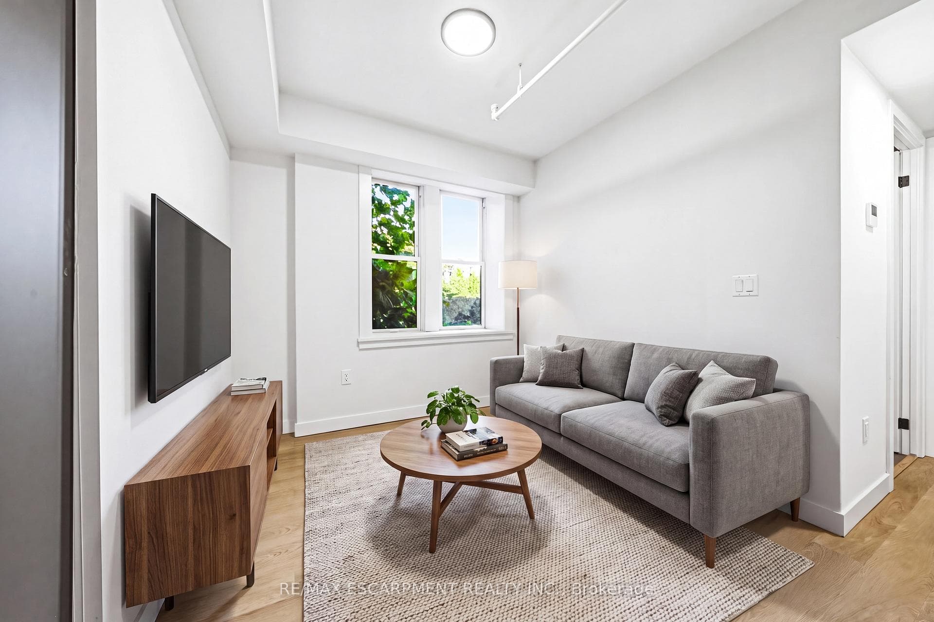 325 James Street Unit 105 photo 4