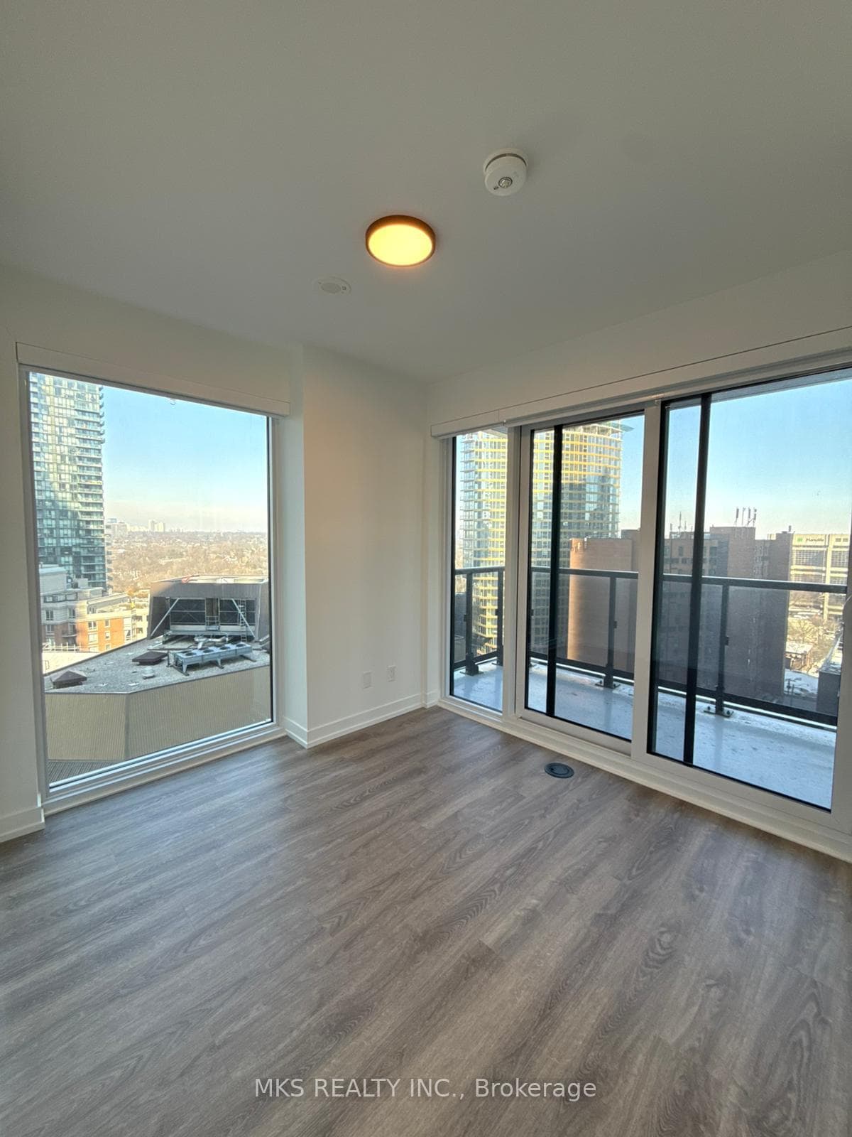 771 Yonge Street Unit 1808 photo 8