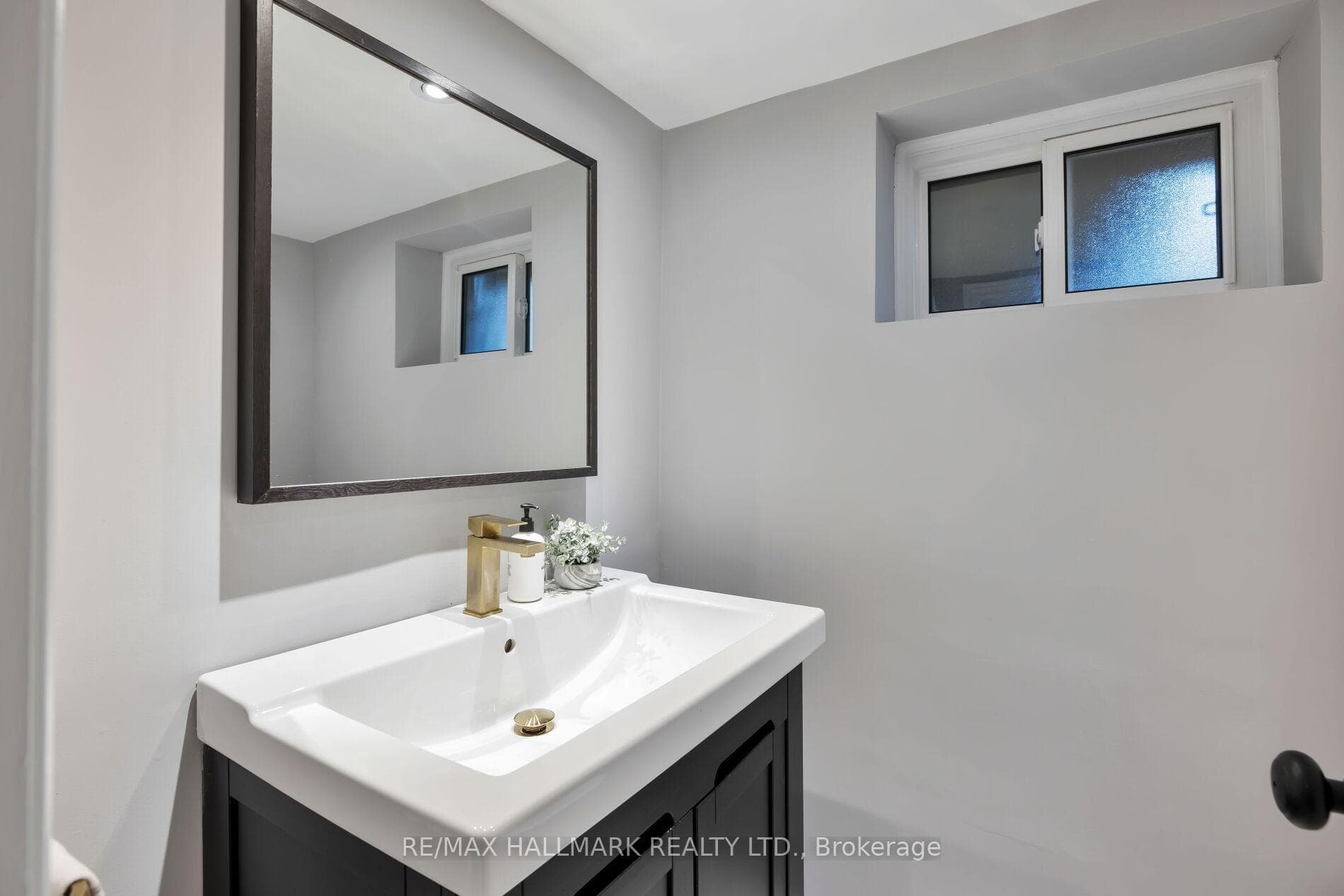 289 Blantyre Avenue photo 26