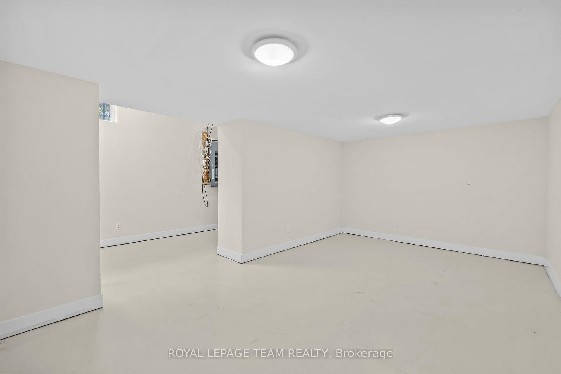 498 Wentworth Avenue photo 32