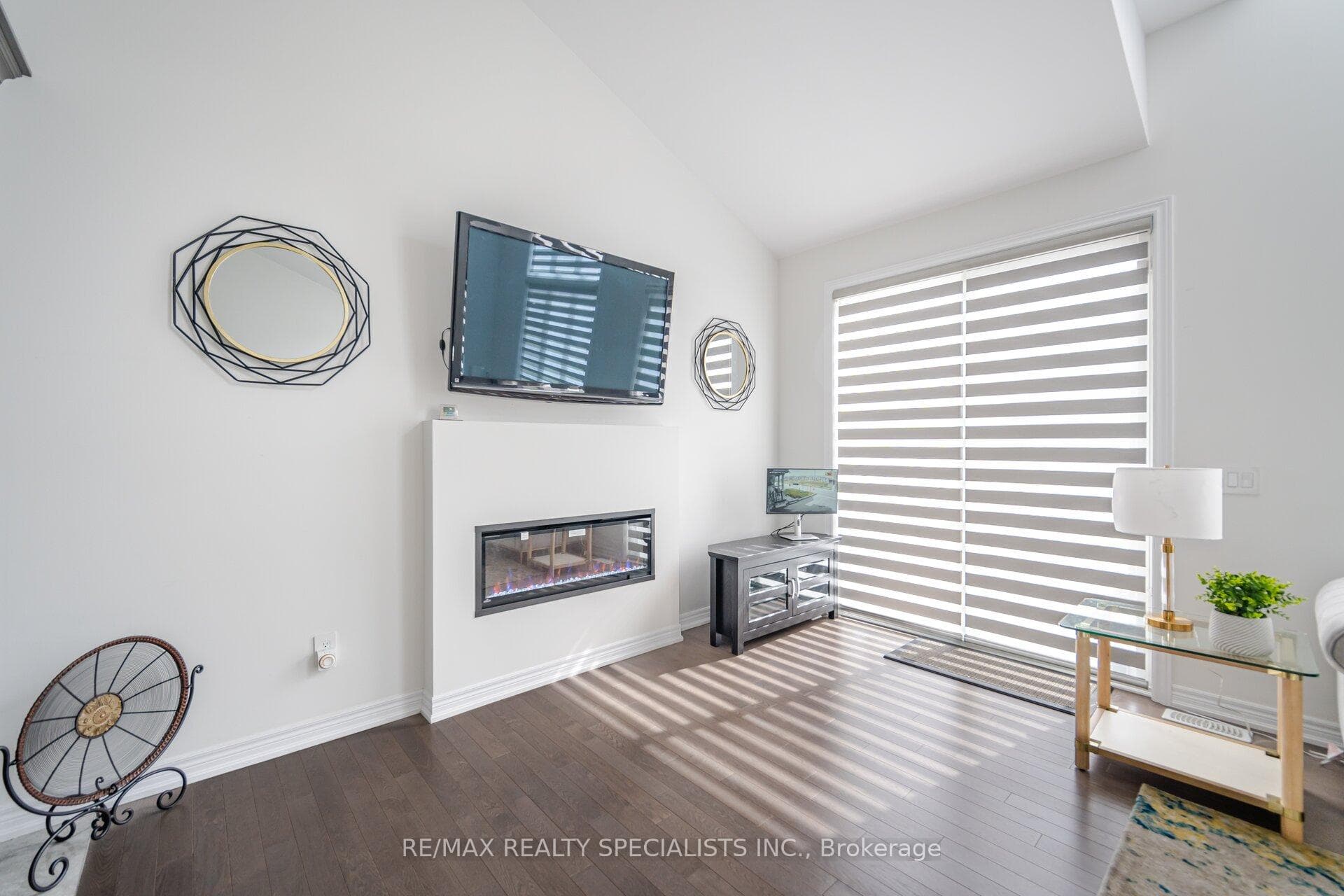 40 Hopevalley Crescent photo 13