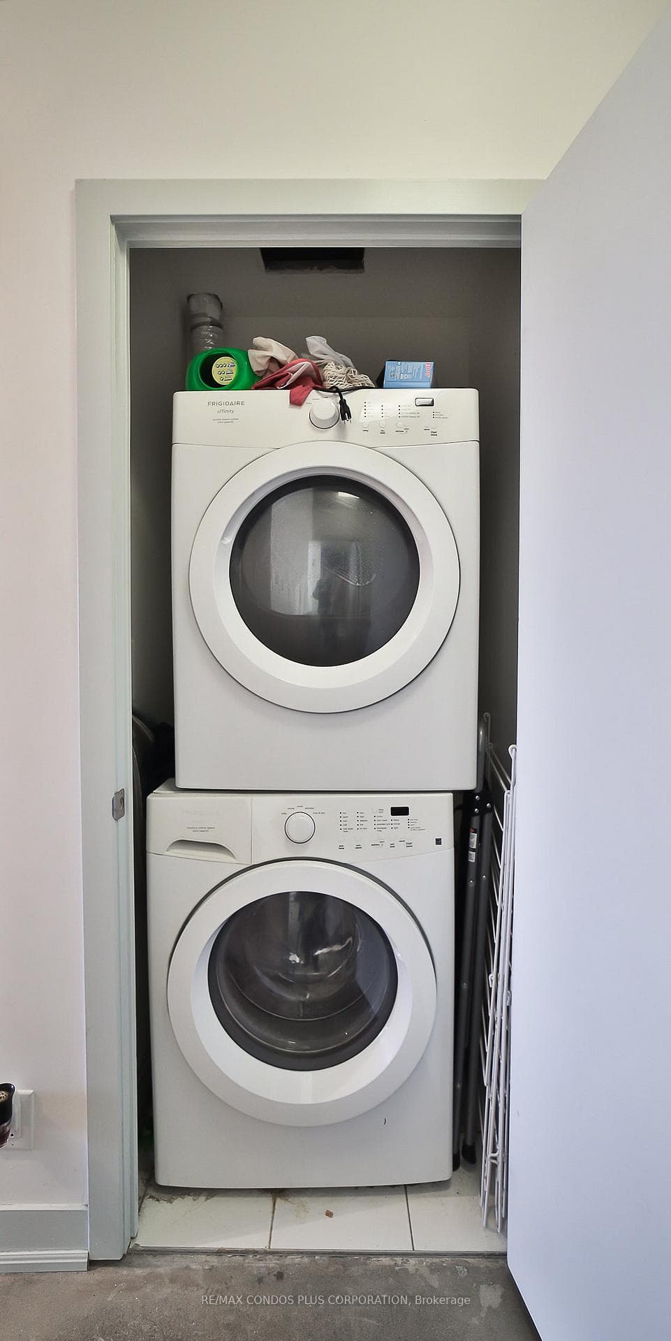 1239 Dundas Street Unit 206 photo 32