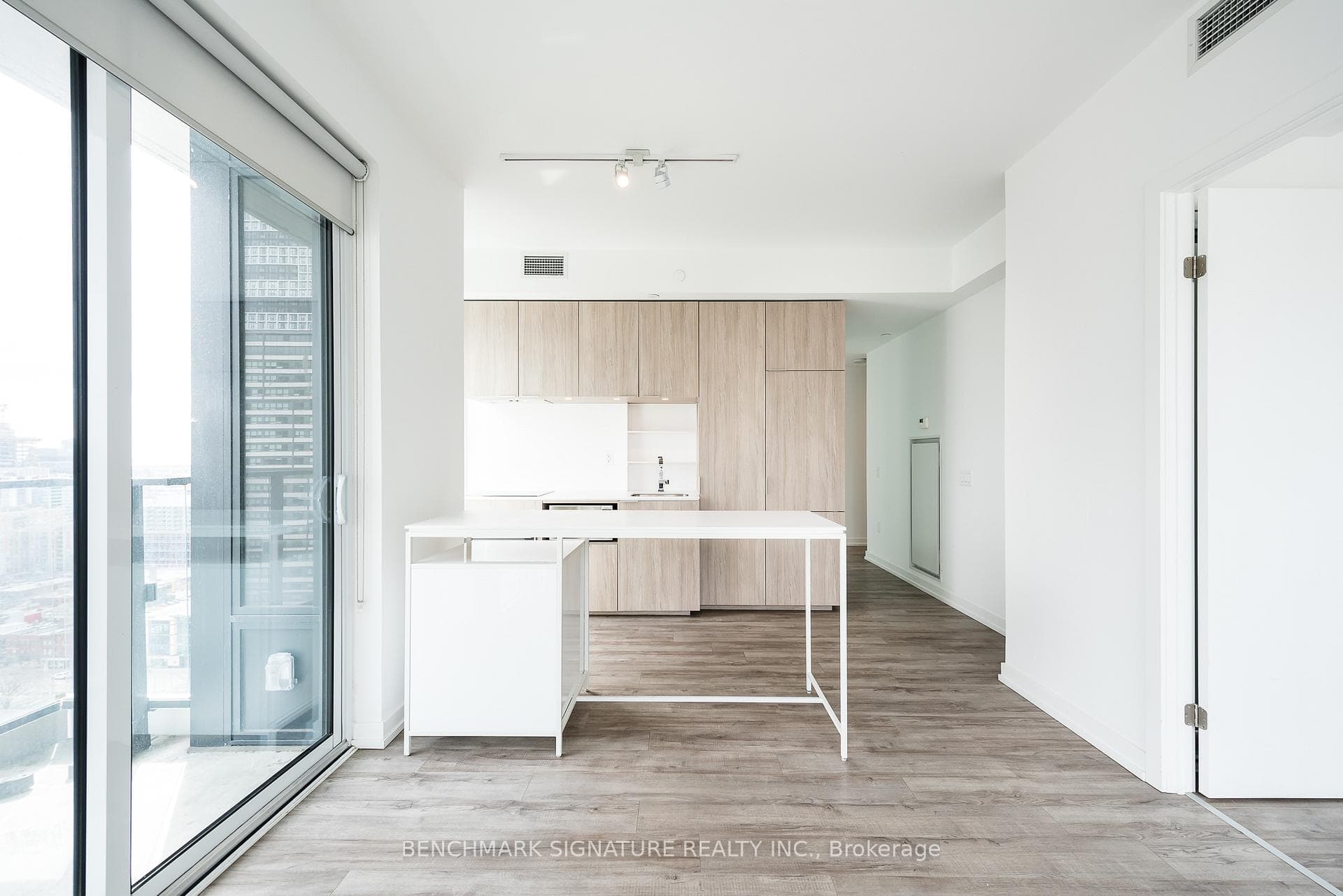 77 Shuter Street Unit 2810 photo 17