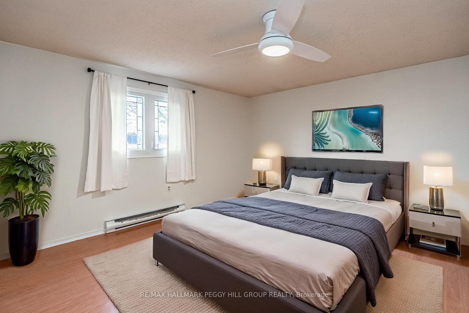 136 Lillian Crescent photo 7