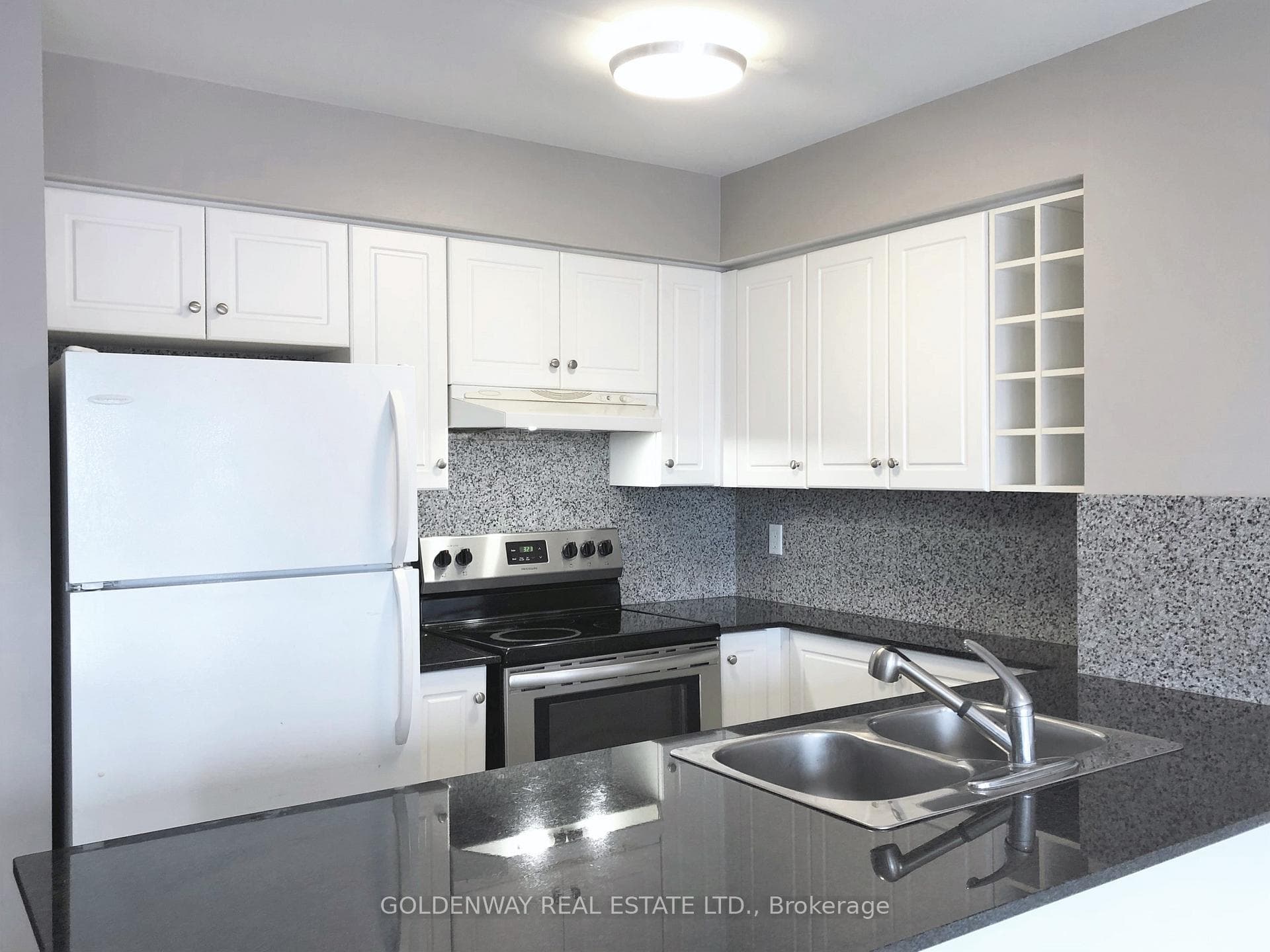210 Victoria Street Unit 3513 photo 6