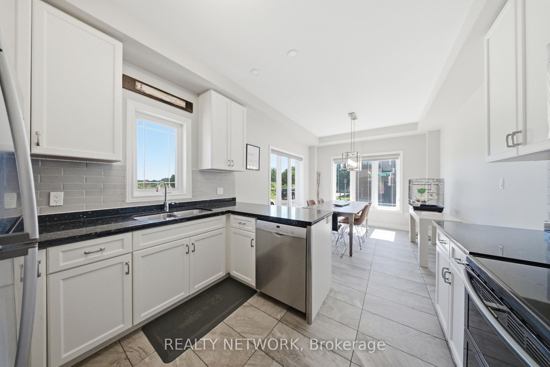 104 Sonoma Valley Crescent photo 6