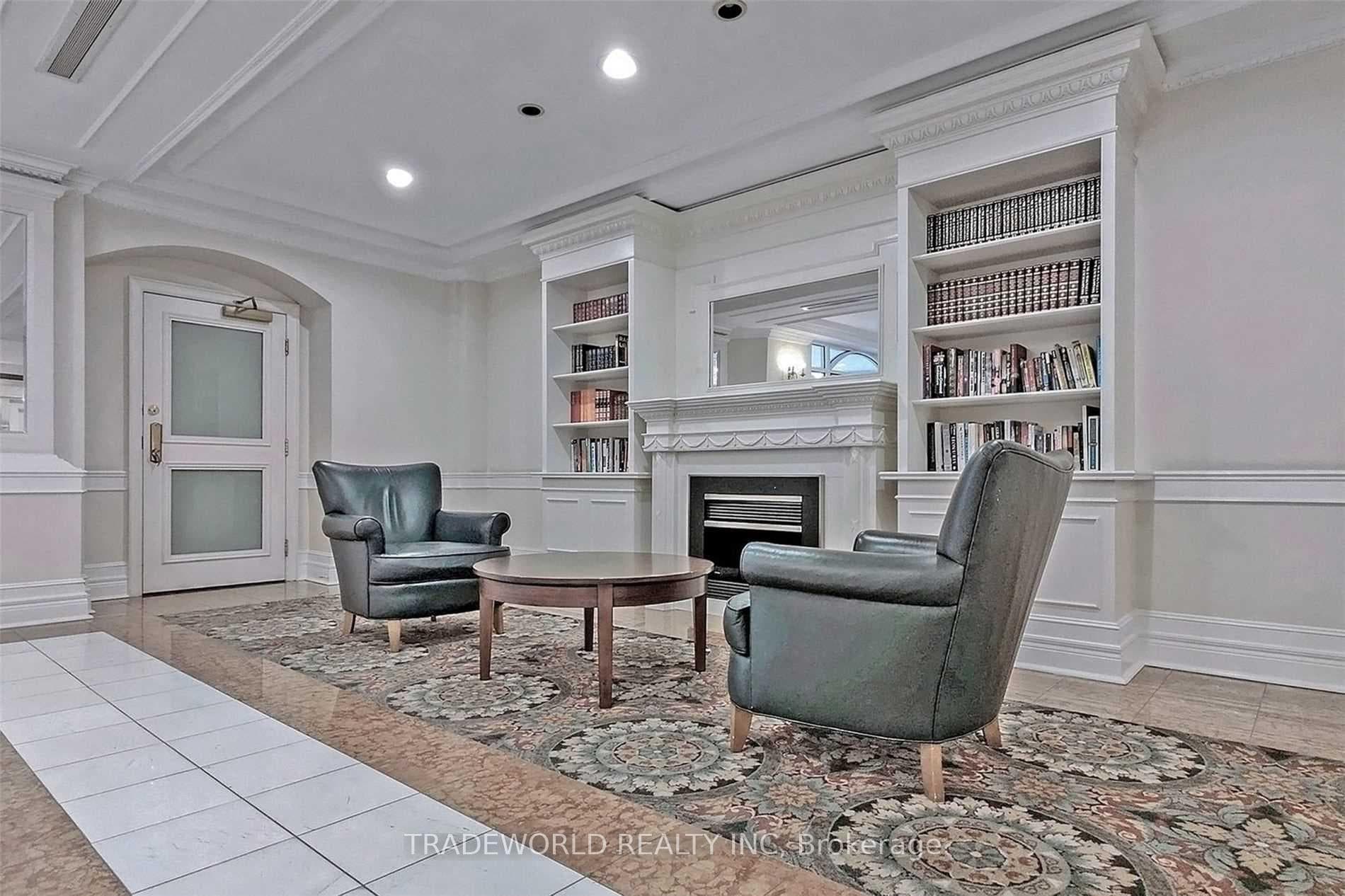 887 Bay Street Unit 1501 photo 13