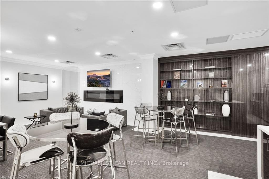 112 King Street Unit 1111 photo 20