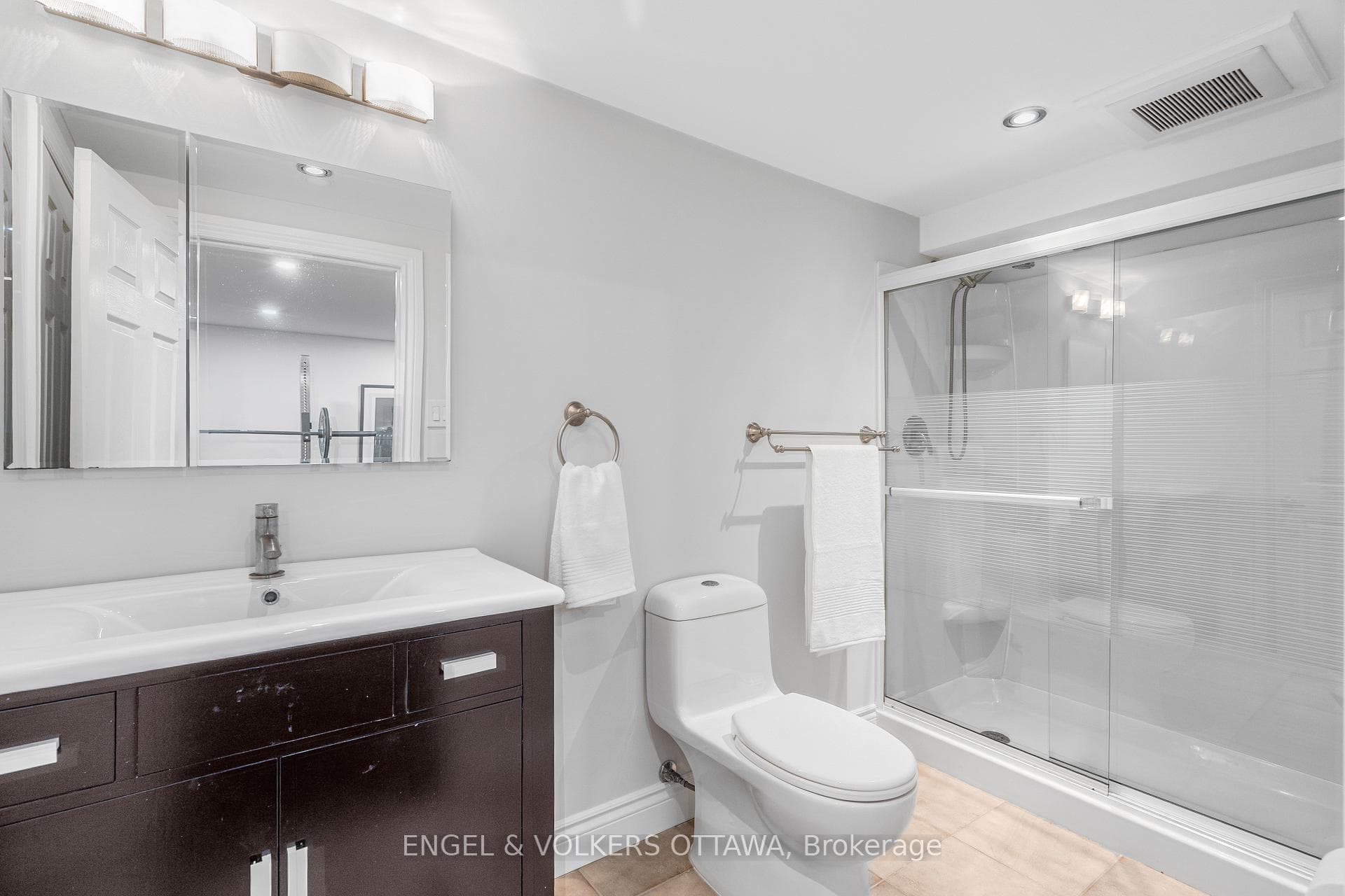 2173 Beaumont Road photo 22