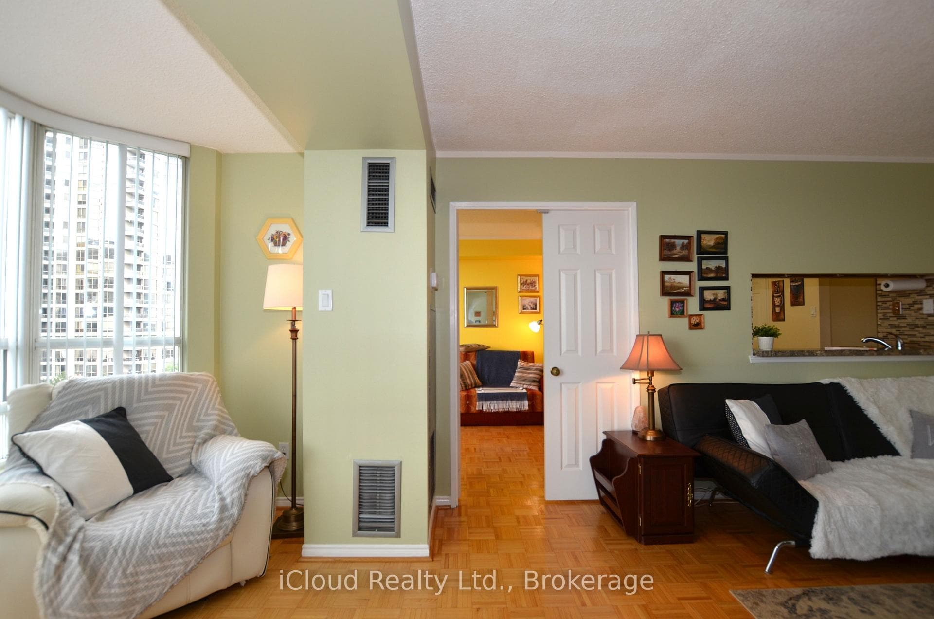 50 Kingsbridge Garden Circle Unit 915 photo 10
