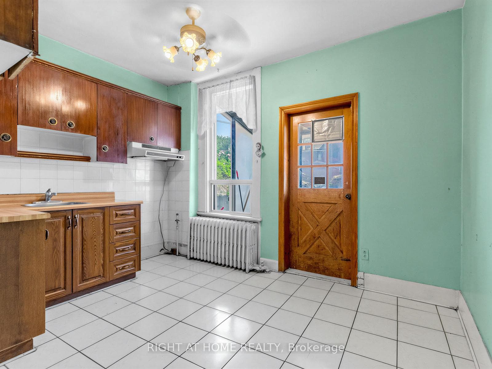 91 Borden Street photo 13