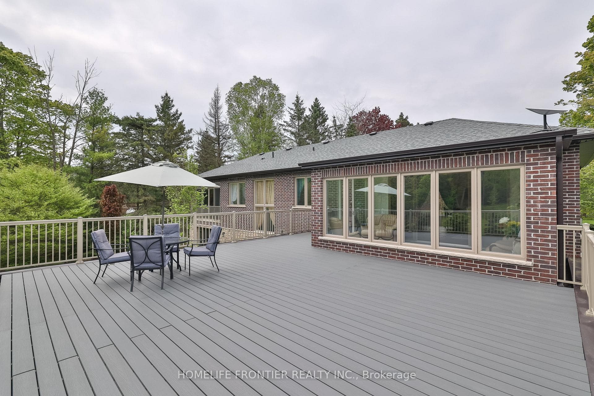 1427 10th Side Road photo 12