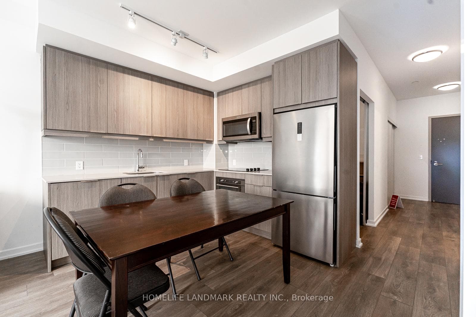 32 Forest Manor Road Unit 210 photo 8