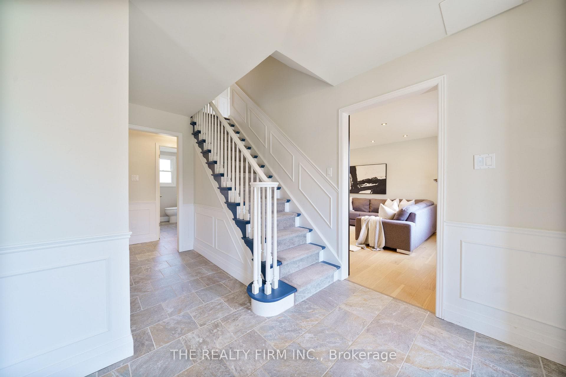16 Gwendolyn Street photo 5