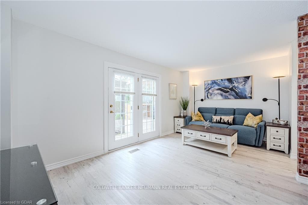 87 Queensdale Crescent photo 9