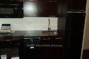 126 Simcoe Street Unit 2701 photo 9