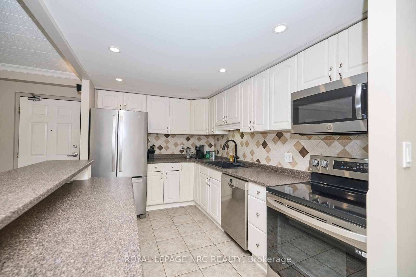 20 John Street Unit 109 photo 8