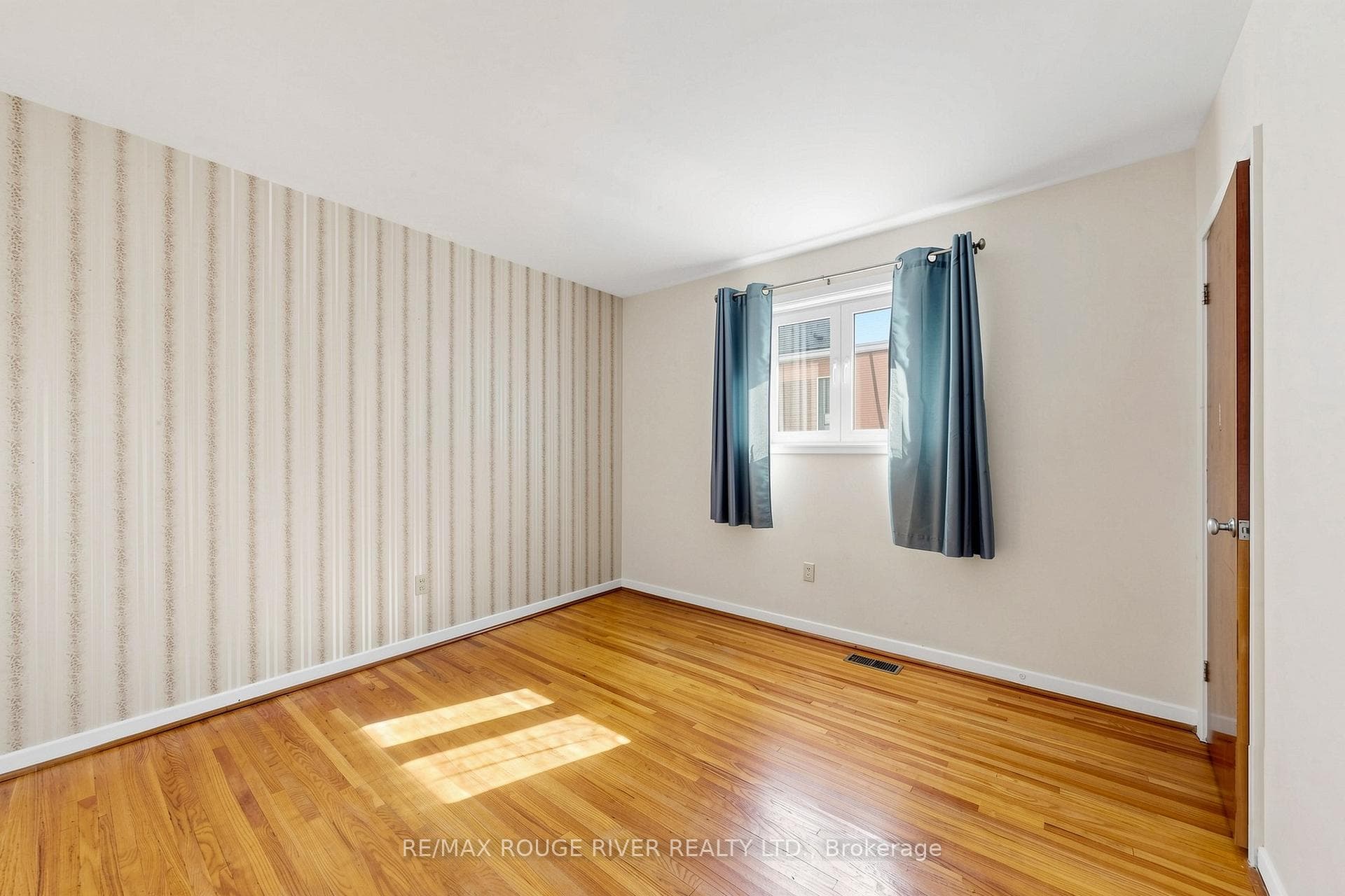 102 Taysham Crescent photo 20