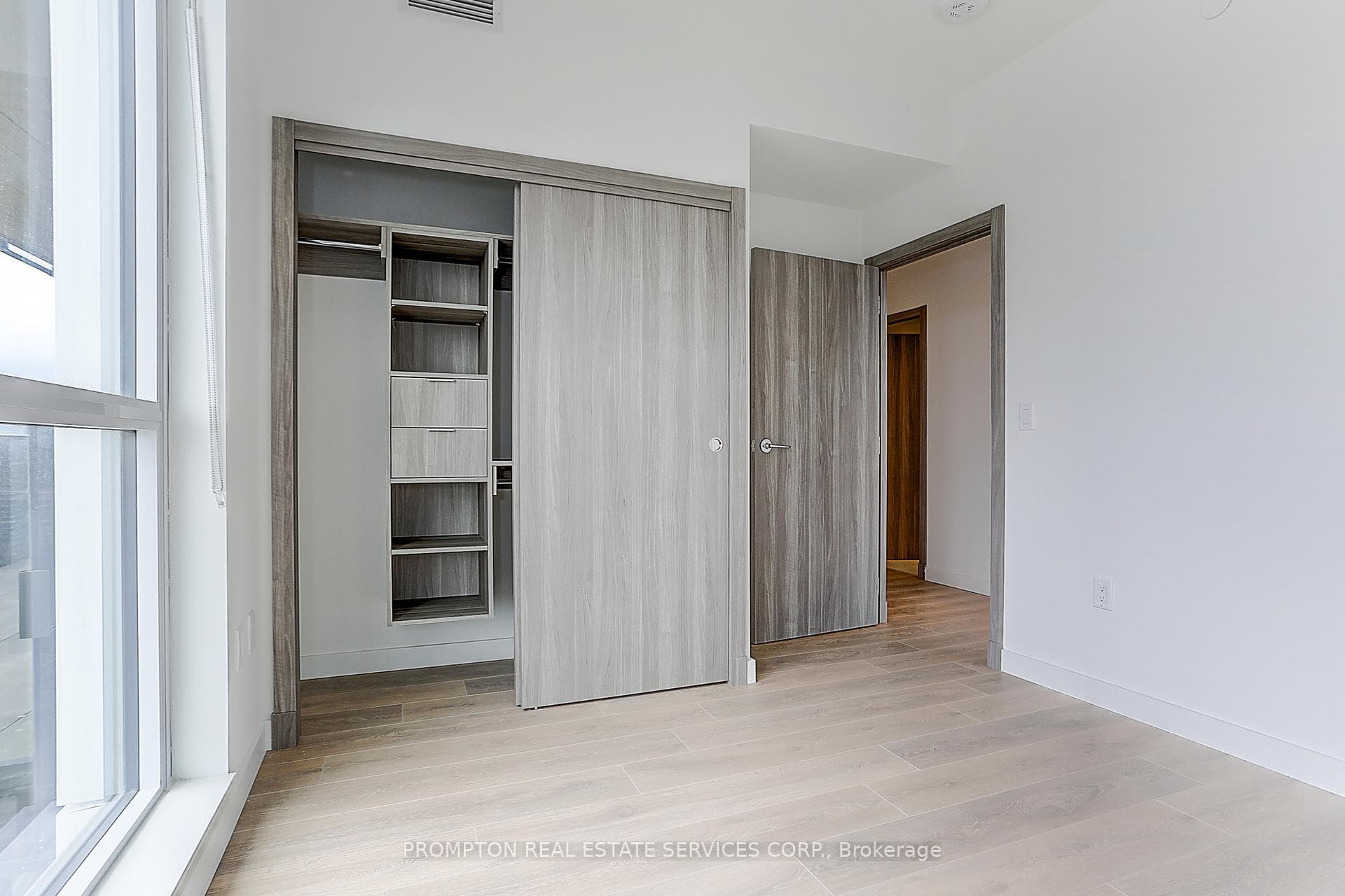 27 Mcmahon Drive Unit 3107 photo 22