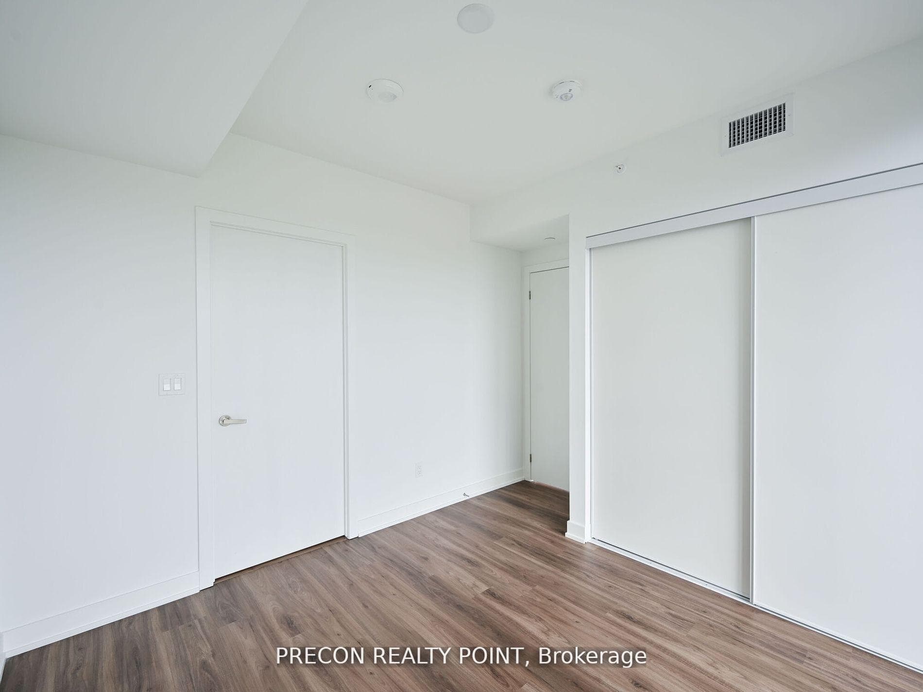 370 Martha Street Unit 902 photo 14