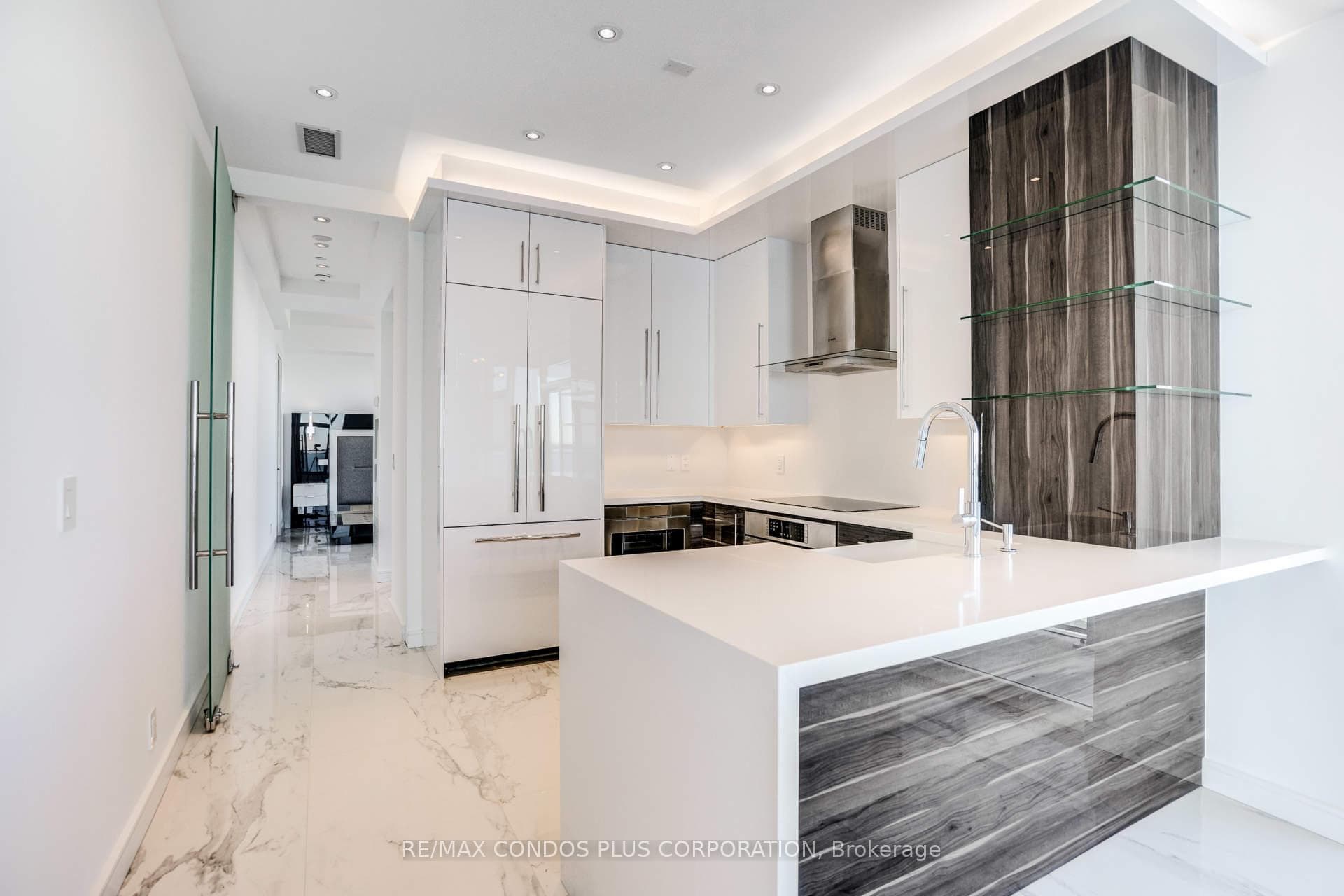 33 Shore Breeze Drive Unit LPH3506 photo 6
