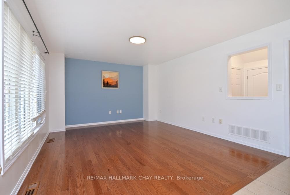 73 Kidd Crescent photo 16