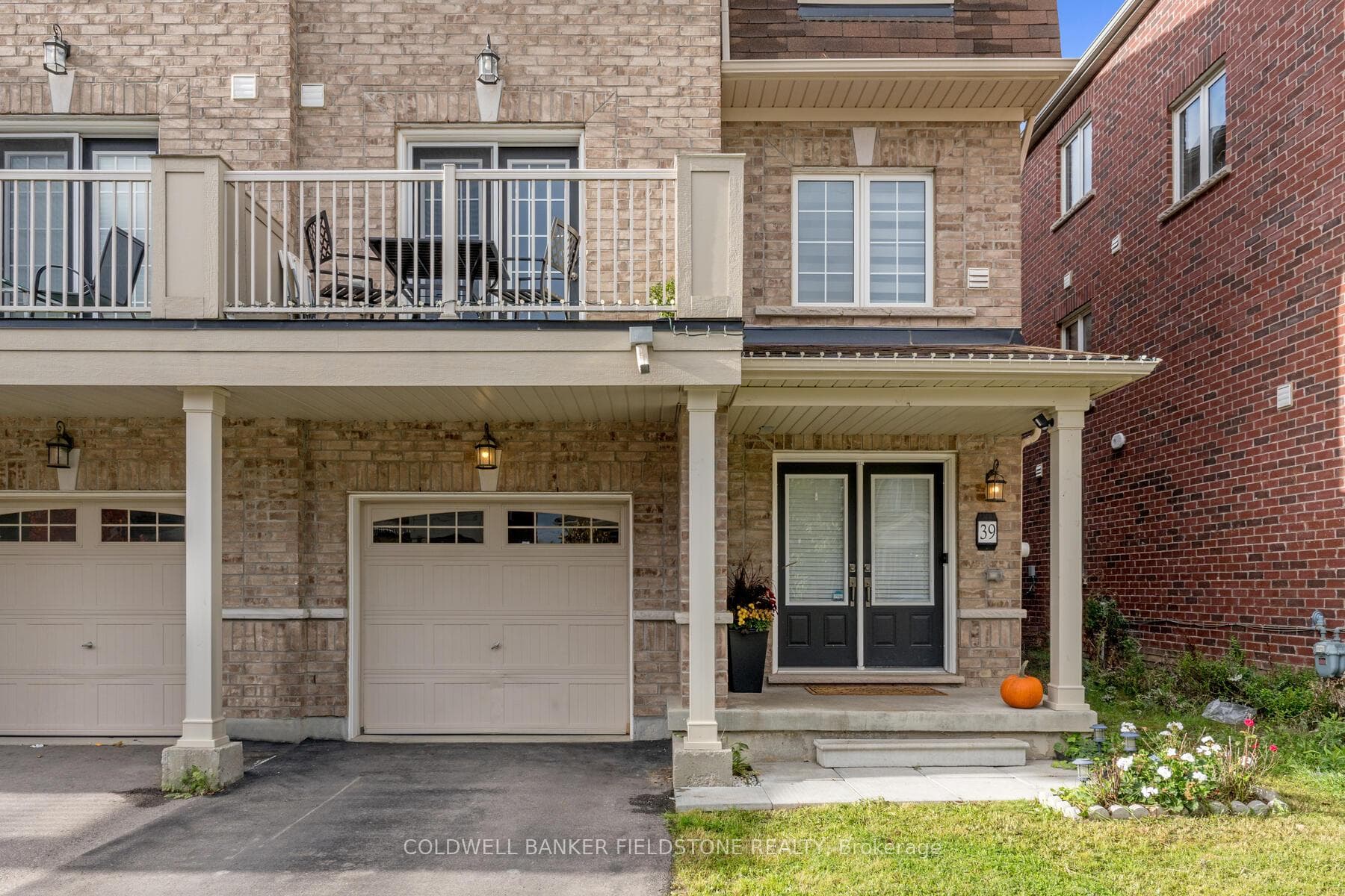 39 Golden Springs Drive photo 2