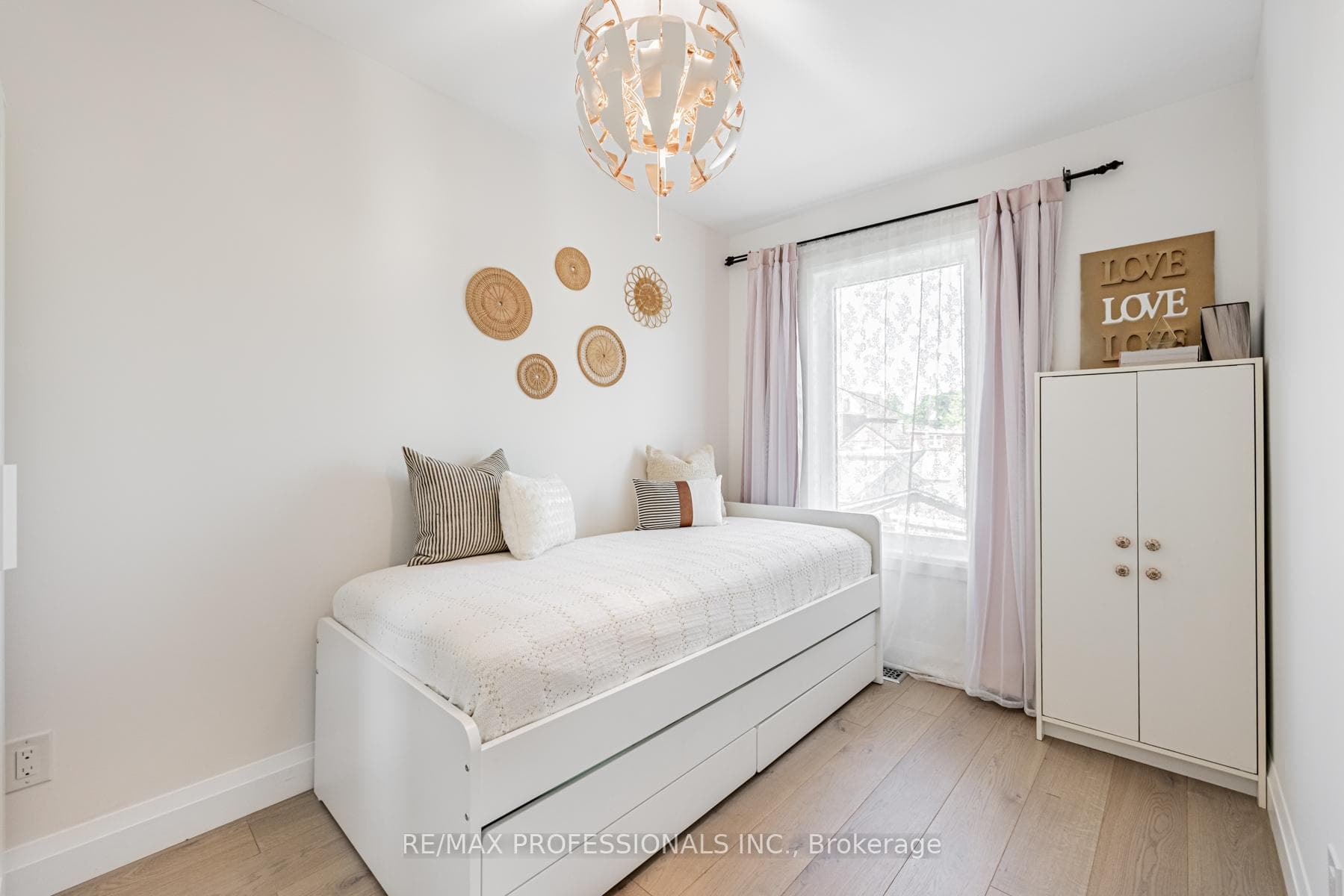 1251 Dufferin Street photo 19