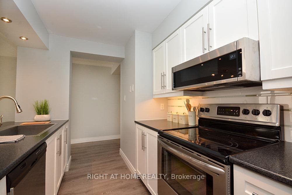 50 Eglinton Avenue Unit 1204 photo 13