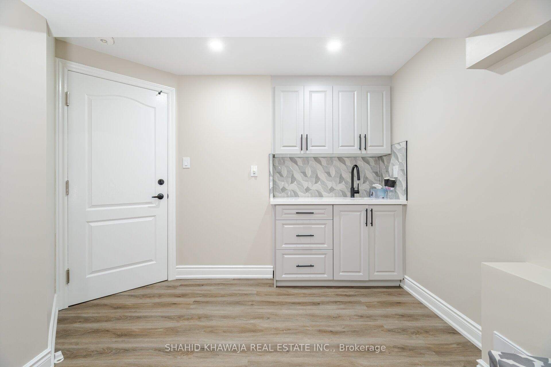 1215 Elderberry Crescent photo 35