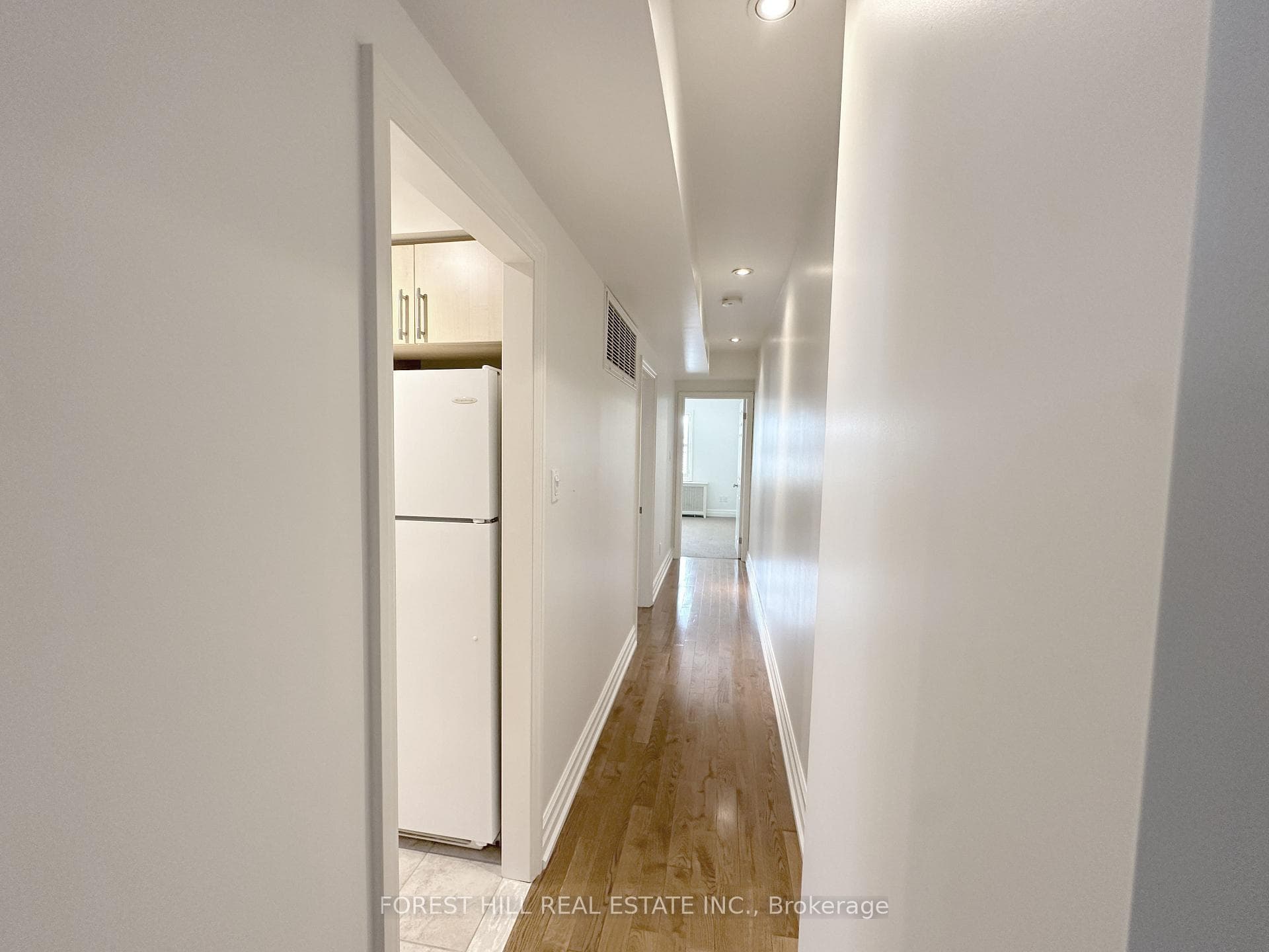 1003 Avenue Road Unit 2 (Upper) photo 13