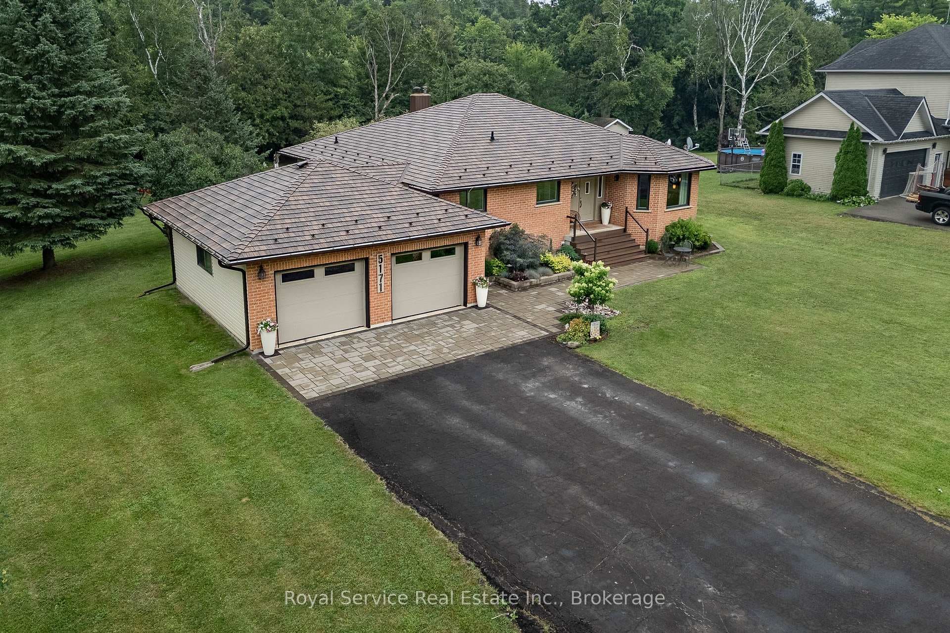 5171 White Road photo 2