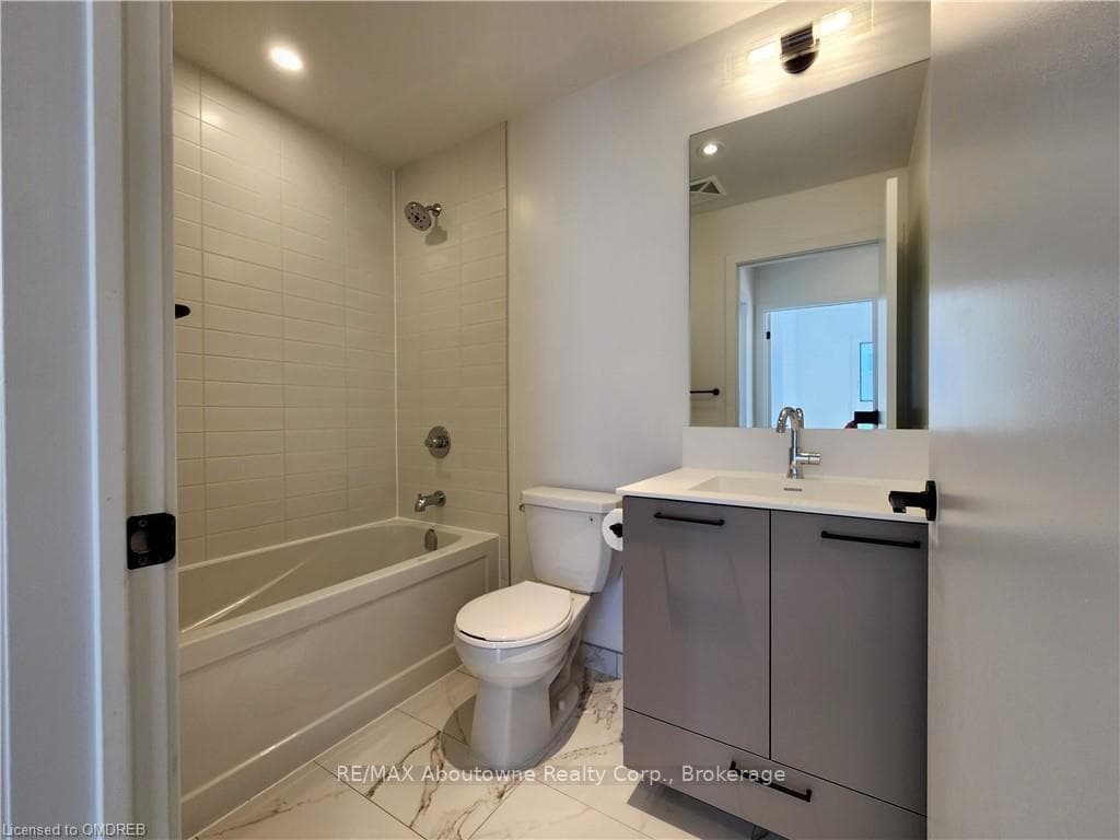 20 LAGERFELD Drive Unit 12 photo 22