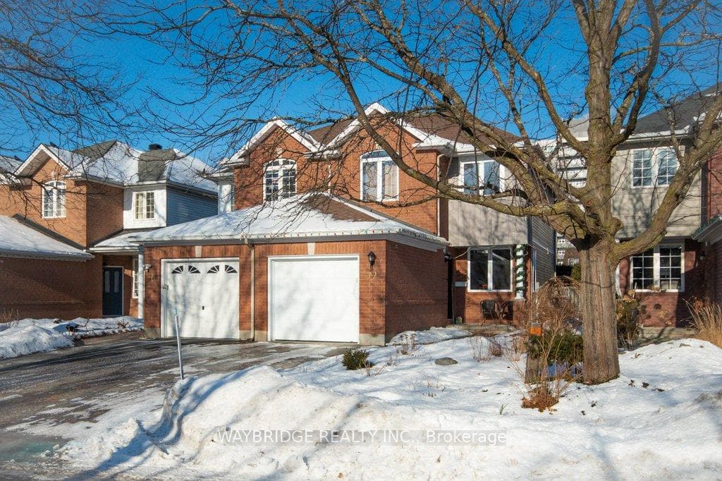 72 Trump Avenue photo 1