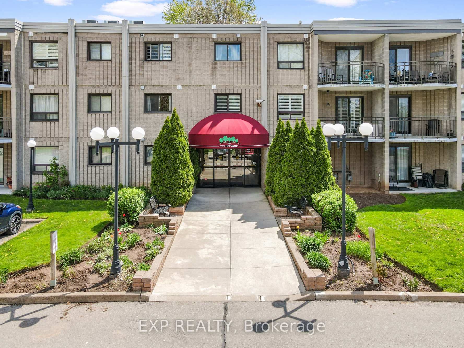 4658 DRUMMOND Road Unit 126 photo 31