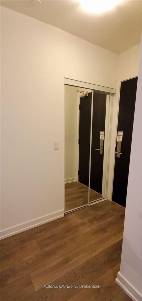 159 Wellesley Street Unit 1501 photo 23