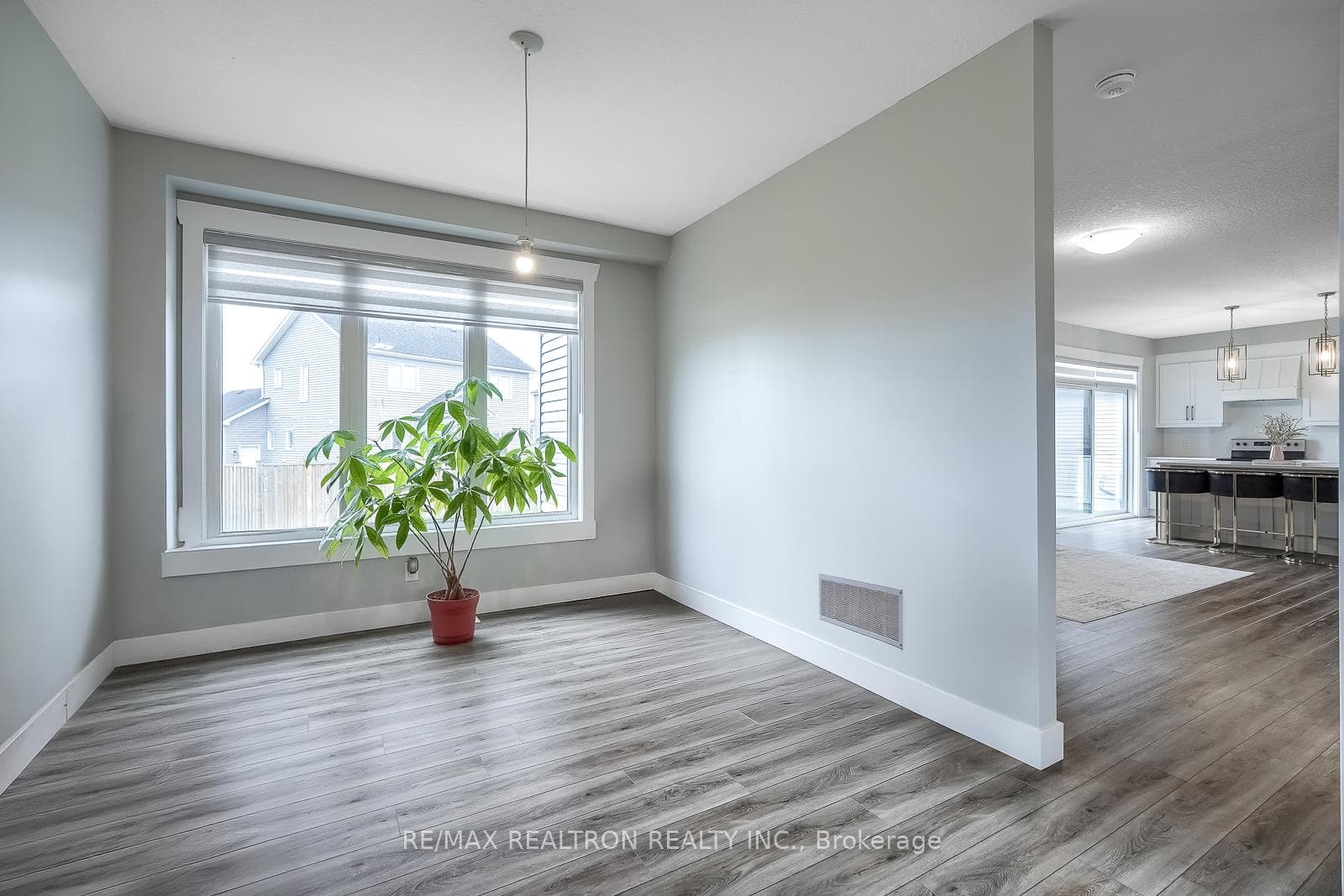 44 Allenwood Road photo 13