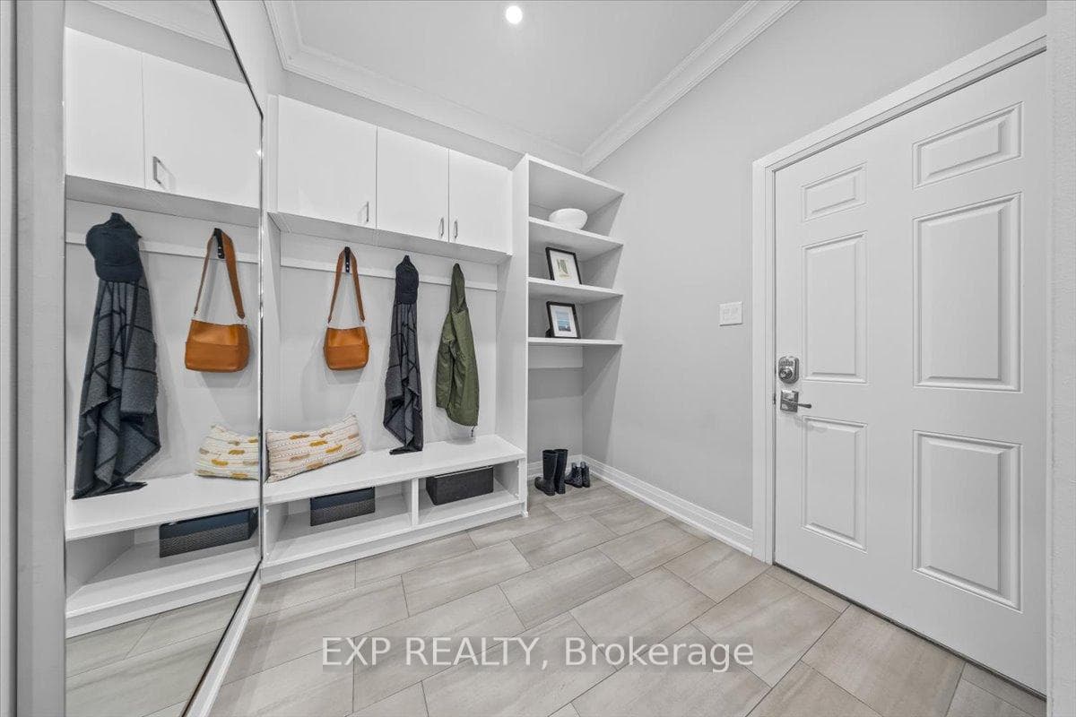 Images provided are to showcase builder finishes.