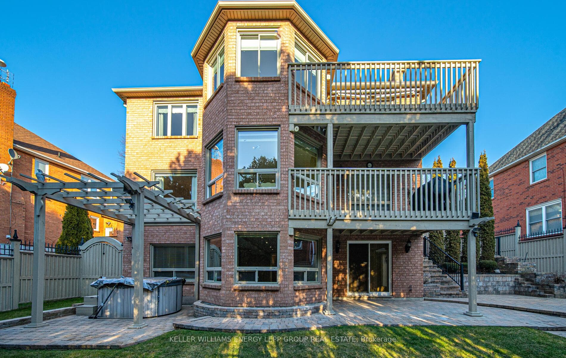 48 White Cliffe Drive photo 7