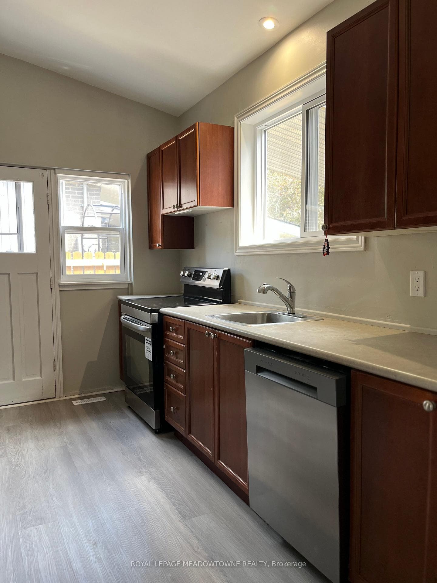 Kitchen with walk-out