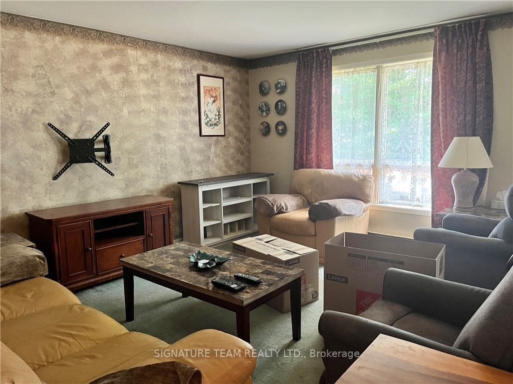 36 SUMMERFIELD Drive photo 21