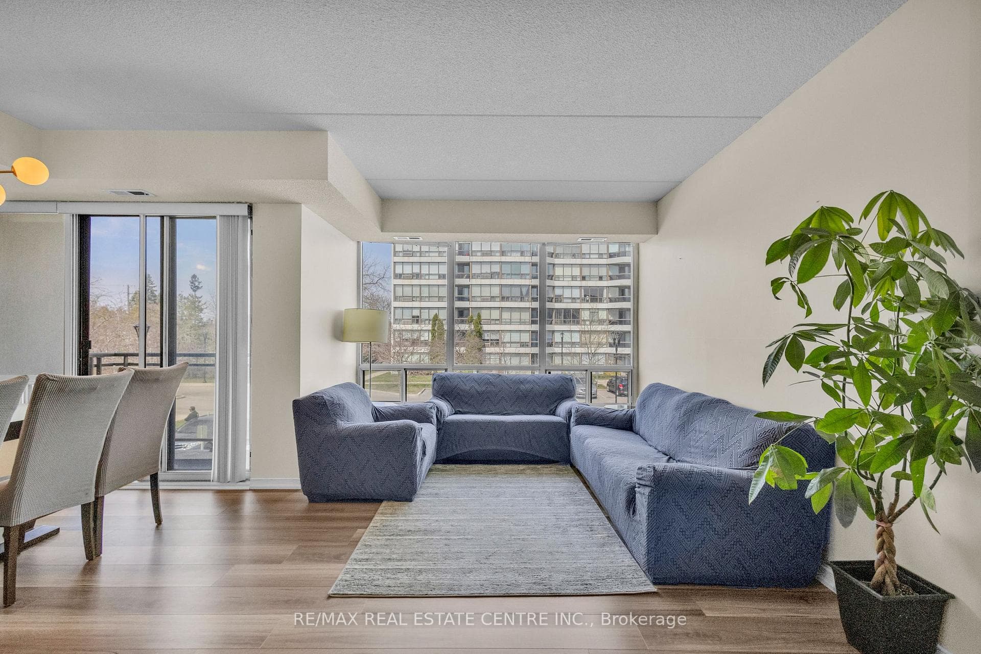 105 BAGOT Street Unit 202 photo 17