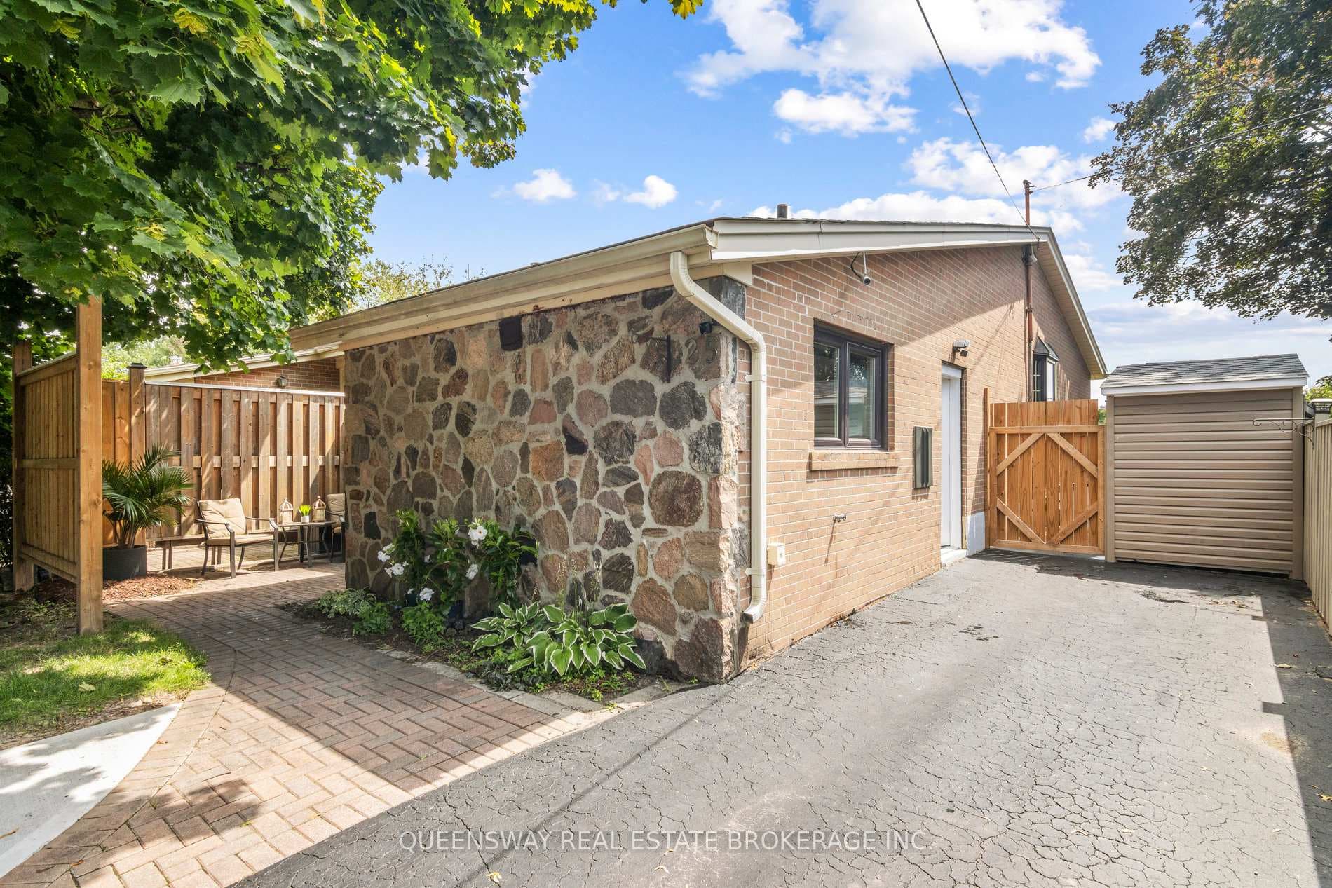 25 Jasper Drive photo 1